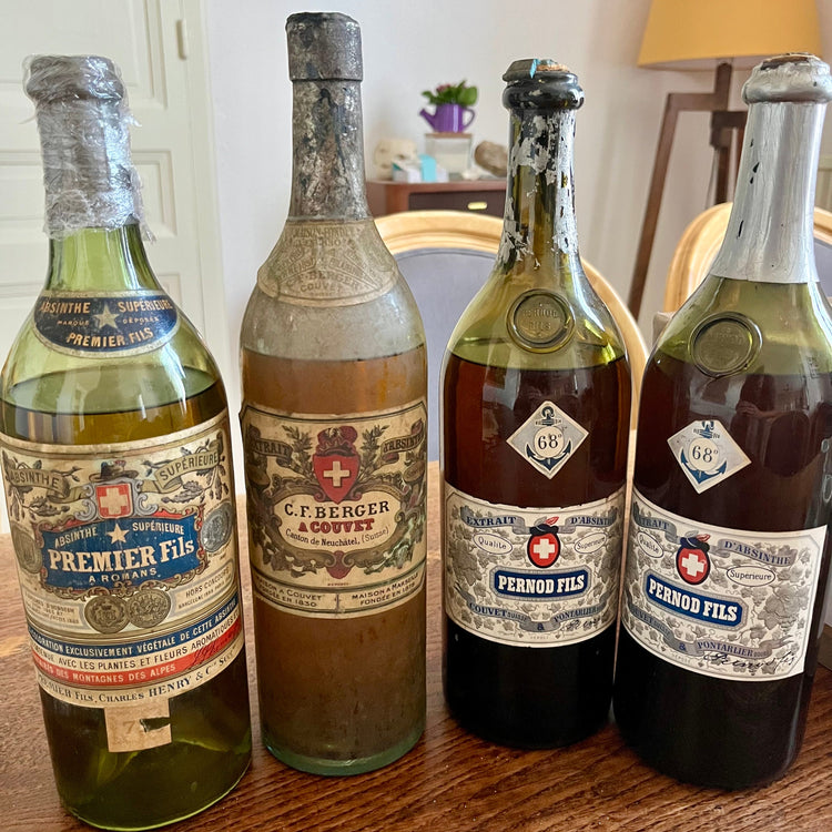 Les échantillons d'absinthe historique